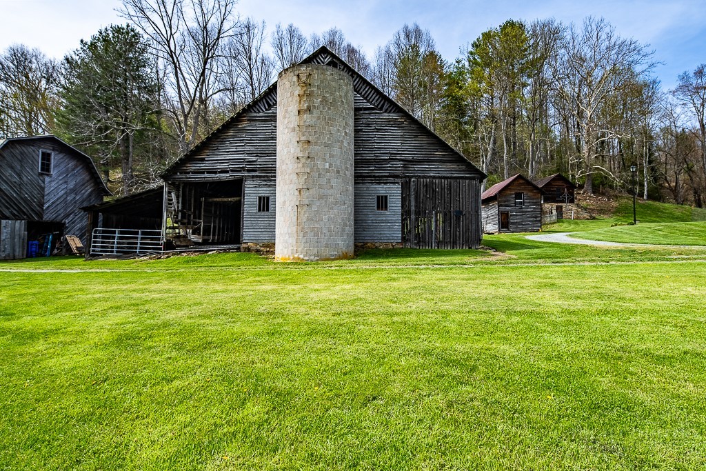 150 Wm Hardy Mast Road Sugar Grove, NC 28679 - Photo 36 of 46
