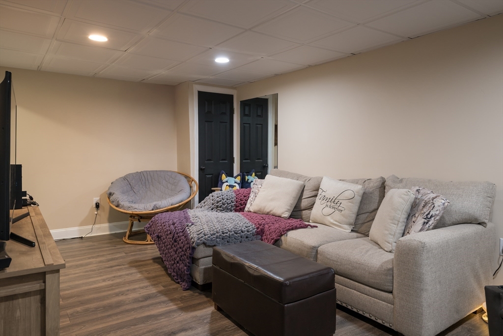 380 Walnut Plain Road Rochester, MA 02770 - Photo 15 of 22 Gallery Image 15