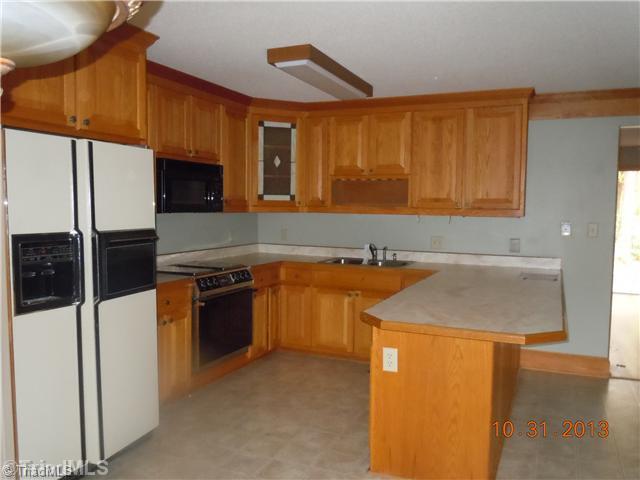 4244 Wayne Road Greensboro, NC 27407 - Photo 6 of 12 Kitchen.