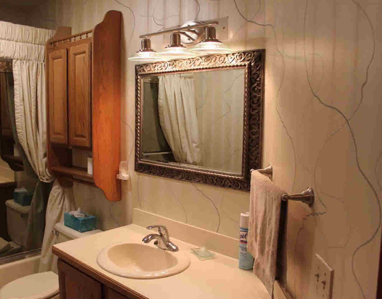 1030 North Linden Road Flint, MI 48532 - Photo 27 of 57 21304686-26.JPG