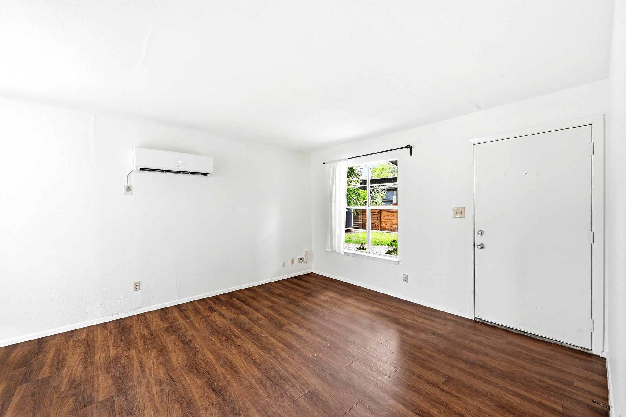 3604 Abbate Circle Austin, TX 78721 - Photo 6 of 23