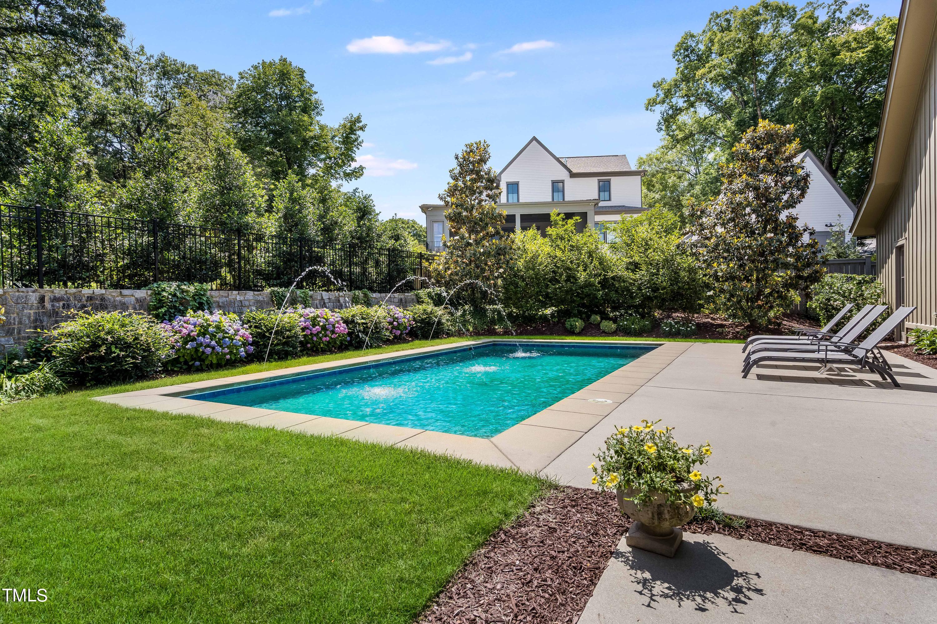 833 Woodburn Road Raleigh, NC 27605 - Photo 3 of 34 Pool