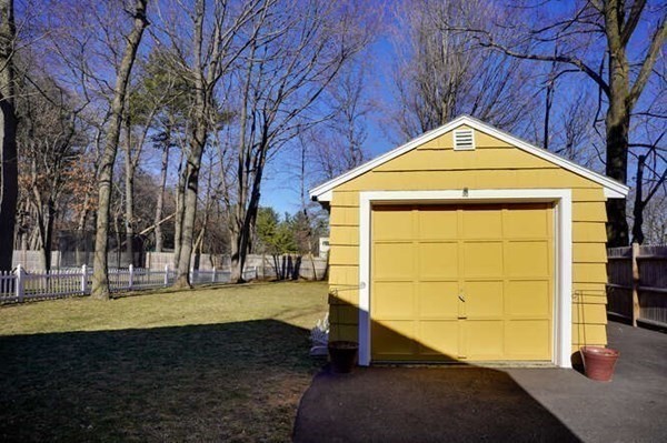 7 Lakeshore Road Natick, MA 01760 - Photo 2 of 21 Gallery Image 2
