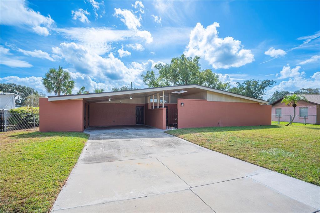 2214 Nottingham Road Lakeland, FL 33803 - Photo 33 of 40 a view of backyard with green space
