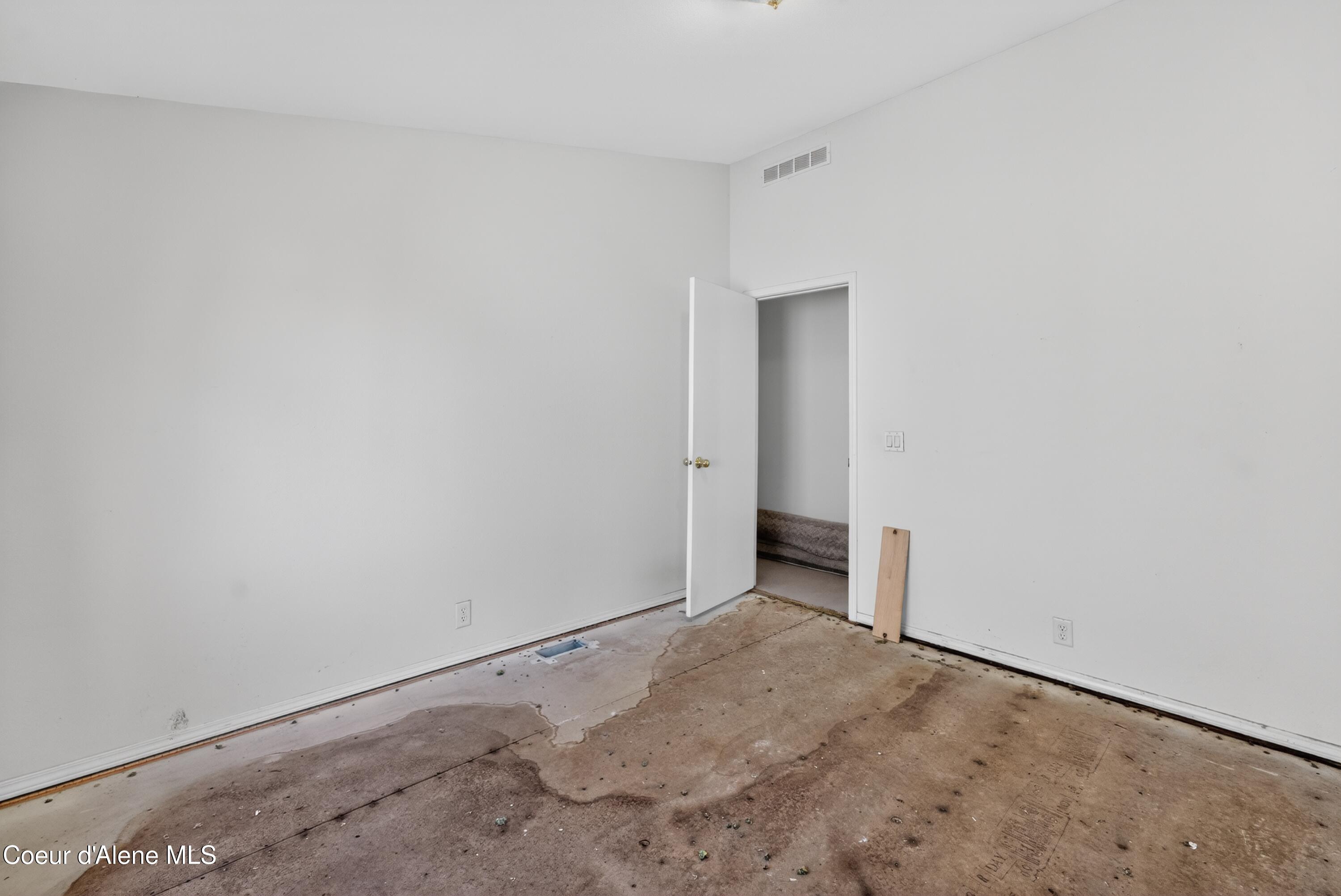 1816 Bounty Loop Hayden, ID 83835 - Photo 20 of 28 26_1816_W_Bounty_Loop-Bedroom-5313