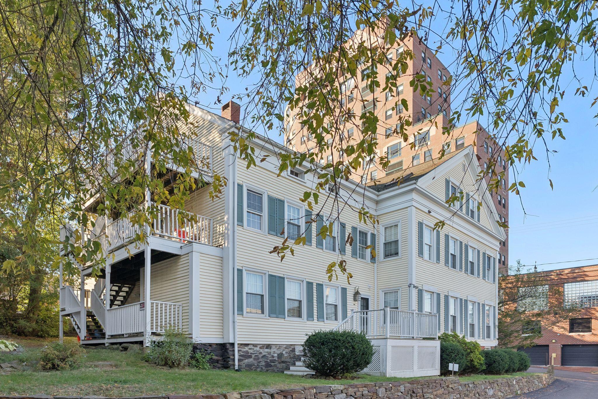 11 Parris Street, Unit 3 Portland, ME 04101 - Photo 2 of 39 5_DSC08202