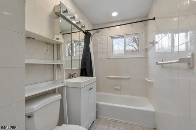 $399,900 | 399 Richard Way, North Plainfield, NJ 07060