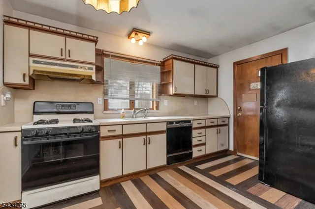 $399,900 | 399 Richard Way, North Plainfield, NJ 07060