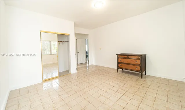 a view of livingroom with furniture