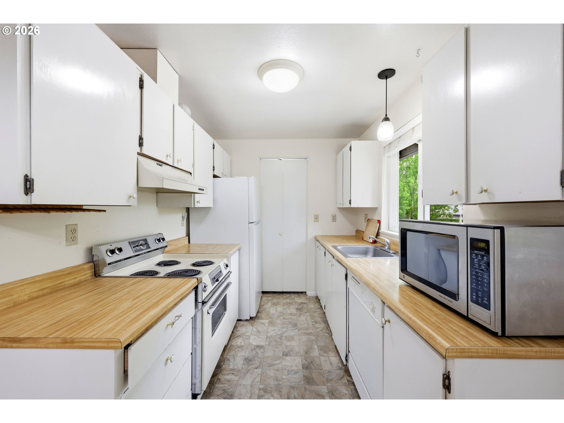 12626 Northwest Barnes Road, Unit 3 Portland, OR 97229 - Photo 11 of 28 Gallery Image 11