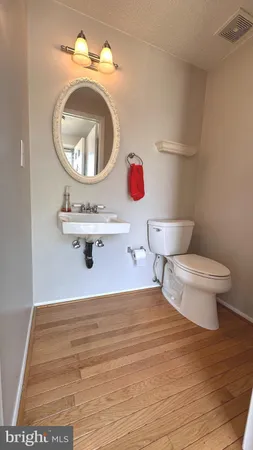 $2,500 | 13566 Bentley Circle, Woodbridge, VA 22192