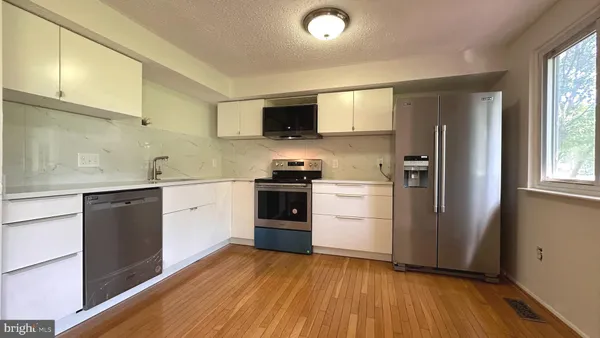$2,500 | 13566 Bentley Circle, Woodbridge, VA 22192