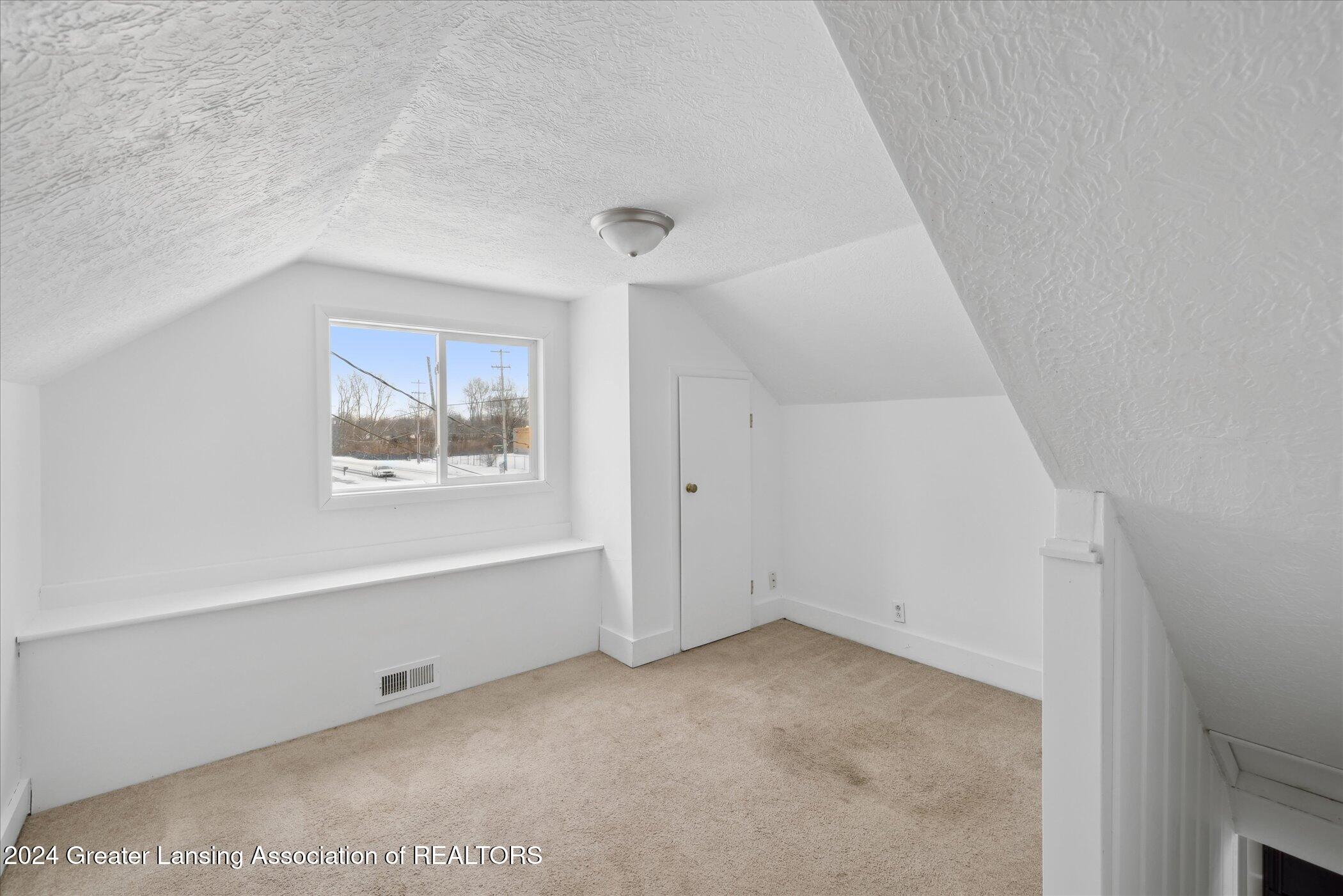 3016 West Miller Road Lansing, MI 48911 - Photo 22 of 32 25-3016-W-Miller-Rd-Lansing-MI-48911-Win