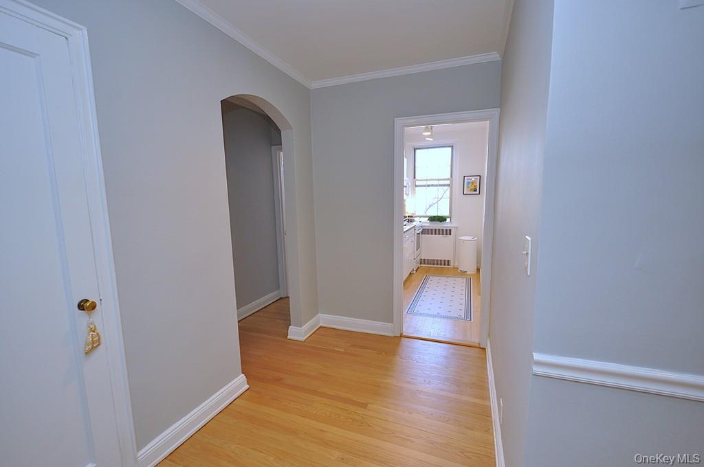 253 Garth Road, Unit 6J Scarsdale, NY 10583 - Photo 23 of 41 Entry foyer provides extra privacy from the outside and has two large closets