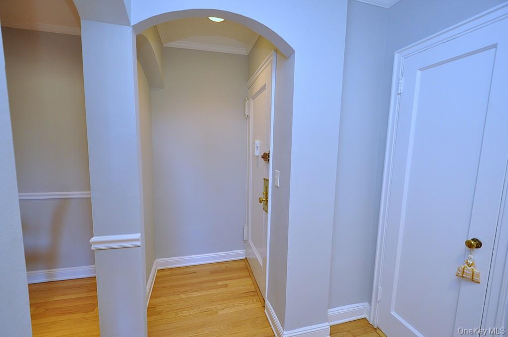 253 Garth Road, Unit 6J Scarsdale, NY 10583 - Photo 25 of 41 Entry foyer provides extra privacy from the outside and has two large closets