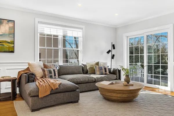 $1,445,000 | 385 Hillside Avenue, Unit 385, Needham, MA 02494