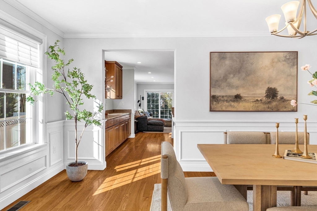 385 Hillside Avenue, Unit 385 Needham, MA 02494 - Photo 4 of 37