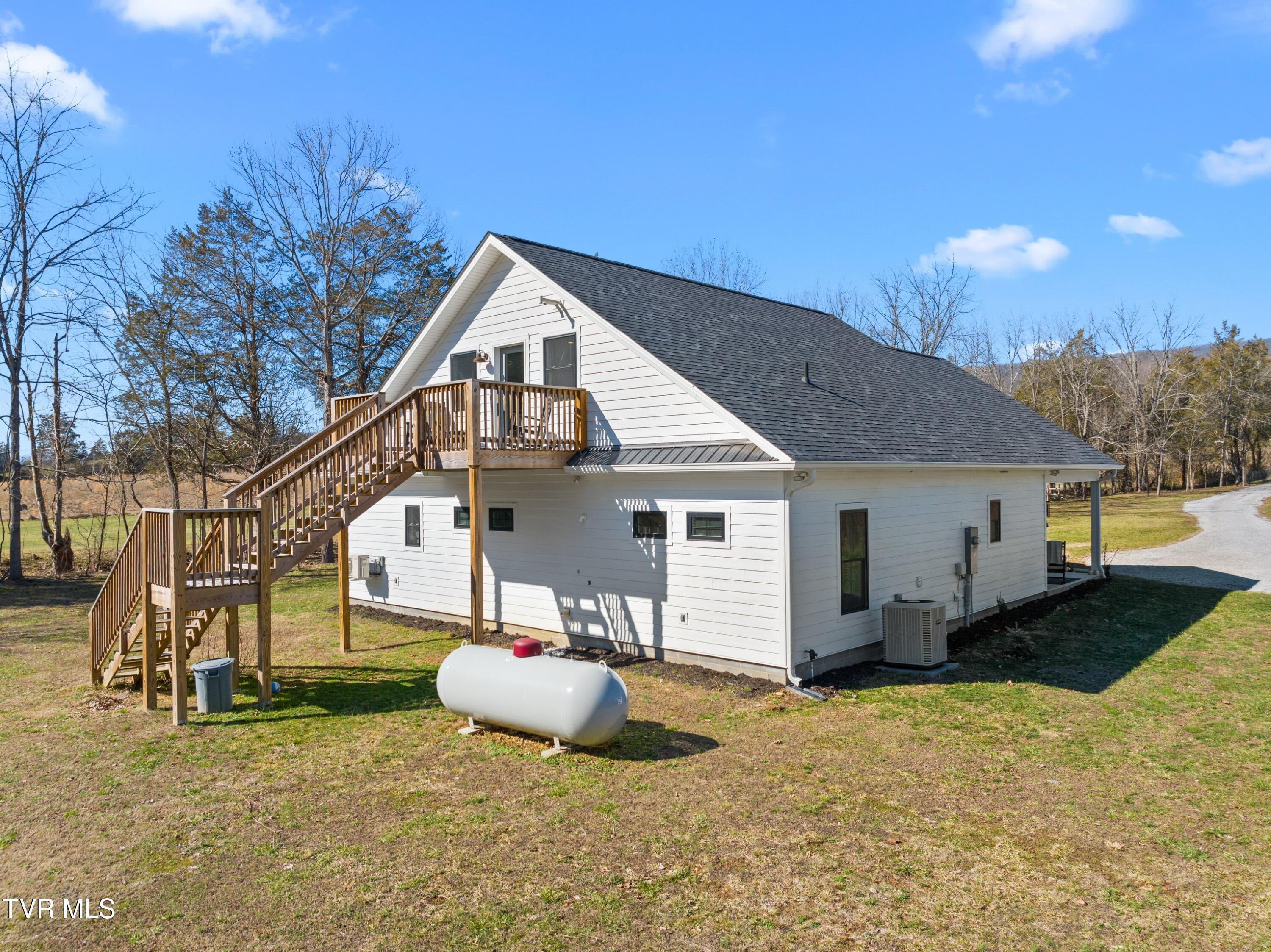 1358 Cherry Street Rutledge, TN 37861 - Photo 26 of 48 XJI_20240201131322_0435_D.jpg-SMALL