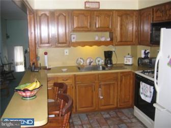 4229 Greenmount Road Philadelphia, PA 19154 - Photo 6 of 12 Kitchen