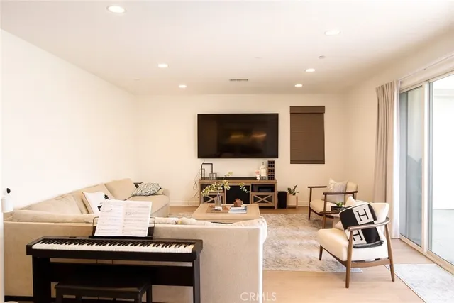 $2,199,000 | 279 Barnes Road, Tustin, CA 92782