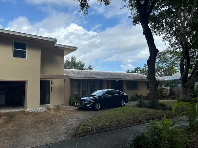 $3,500,000 | 525 Northeast 58th Street, Miami, FL 33137