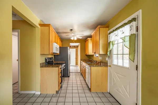 $186,000 | 1868 Fieldcrest Drive, Lawrenceburg, IN 47025
