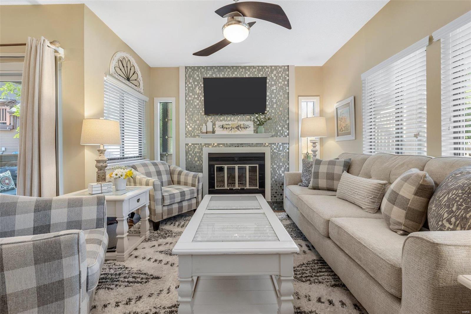 221 Hemingway Lane Weldon Spring, MO 63304 - Photo 5 of 28 Gallery Image 5