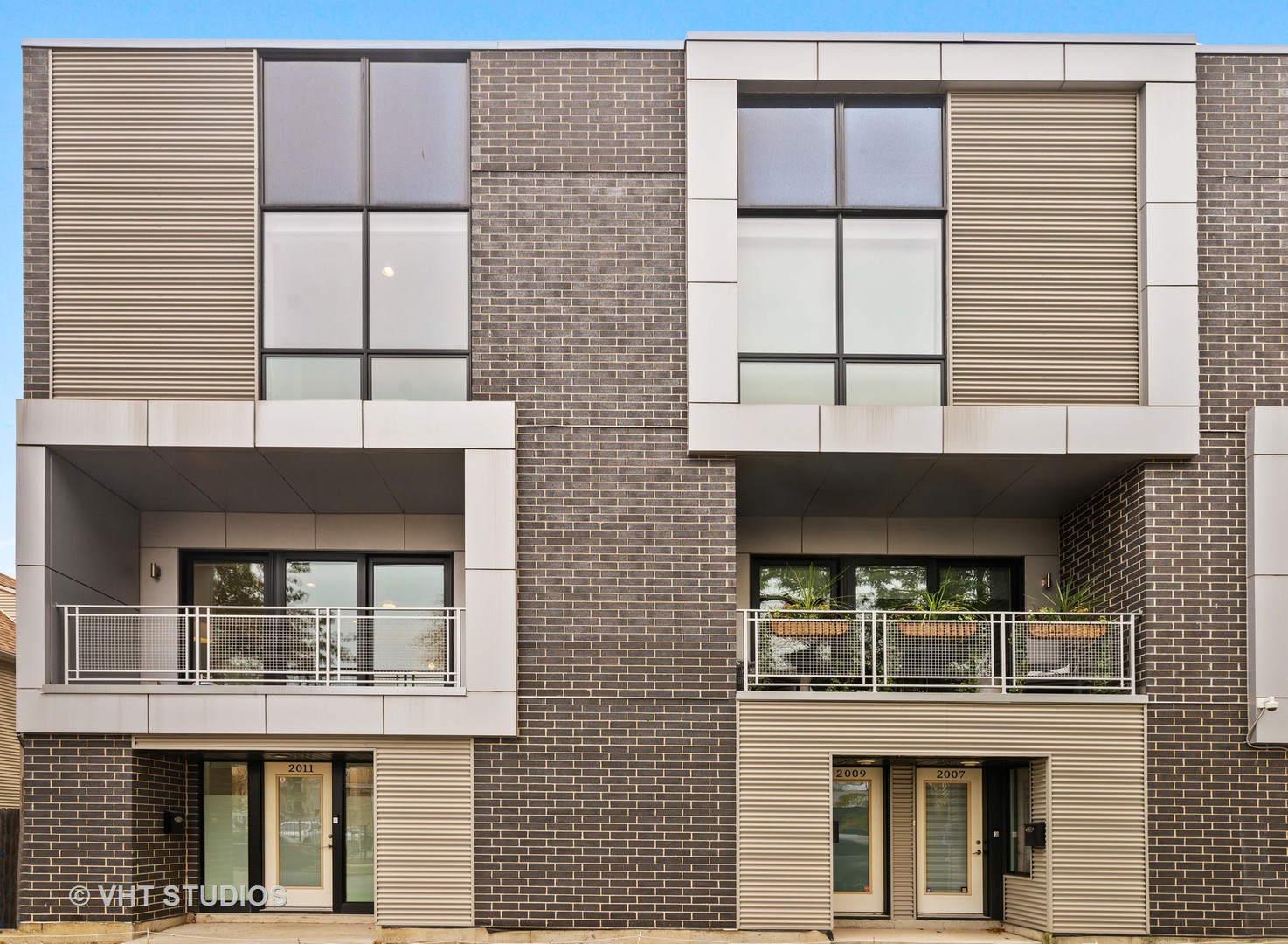 2011 North Albany Avenue, Unit 2000 Chicago, IL 60647 - Photo 1 of 34