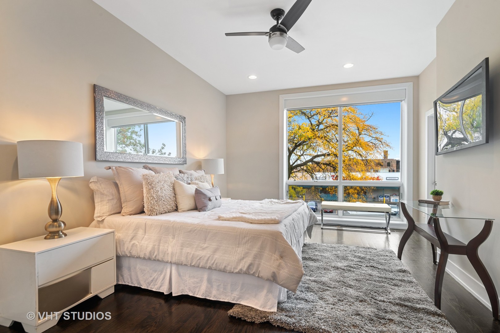 2011 North Albany Avenue, Unit 2000 Chicago, IL 60647 - Photo 16 of 34