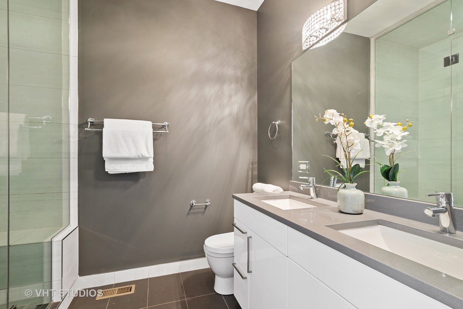 2011 North Albany Avenue, Unit 2000 Chicago, IL 60647 - Photo 18 of 34