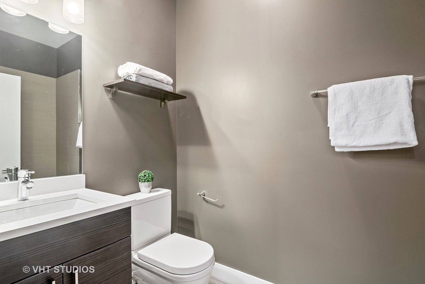 2011 North Albany Avenue, Unit 2000 Chicago, IL 60647 - Photo 22 of 34
