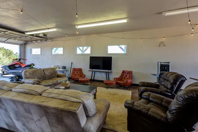 $998,500 | 46 Bonita Vista Drive, Justiceburg, TX 79330