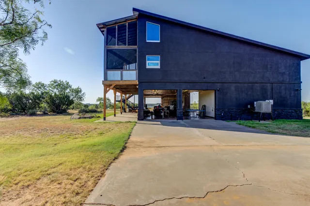$998,500 | 46 Bonita Vista Drive, Justiceburg, TX 79330