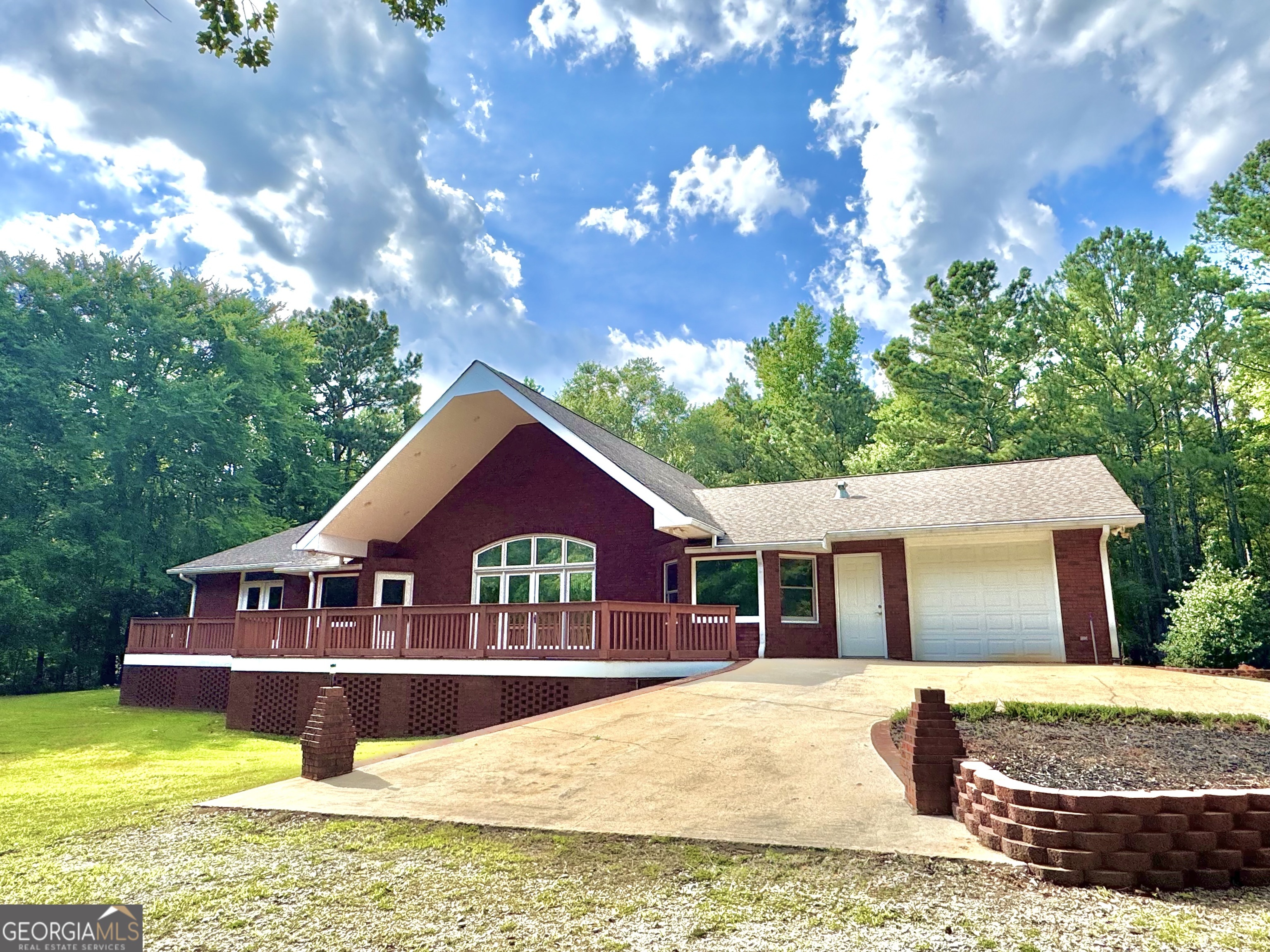 1310 Deerwood Drive Rutledge, GA 30663 - Photo 3 of 57