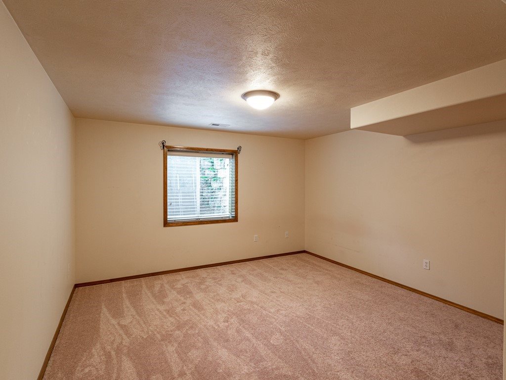 303 West Arrow Lane Spokane, WA 99208 - Photo 14 of 19
