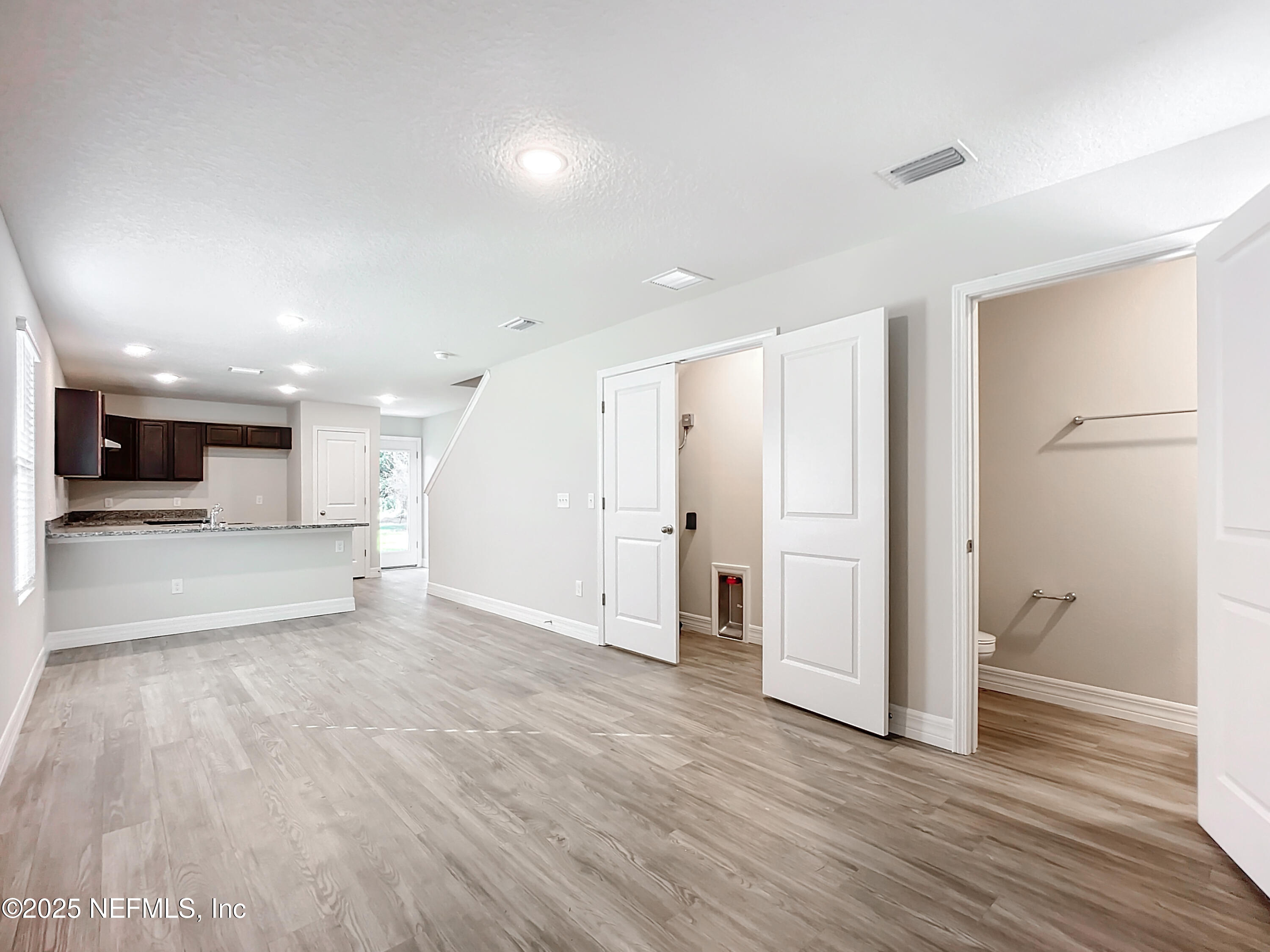 6926 Thurston Road Jacksonville, FL 32210 - Photo 3 of 19 Living Room
