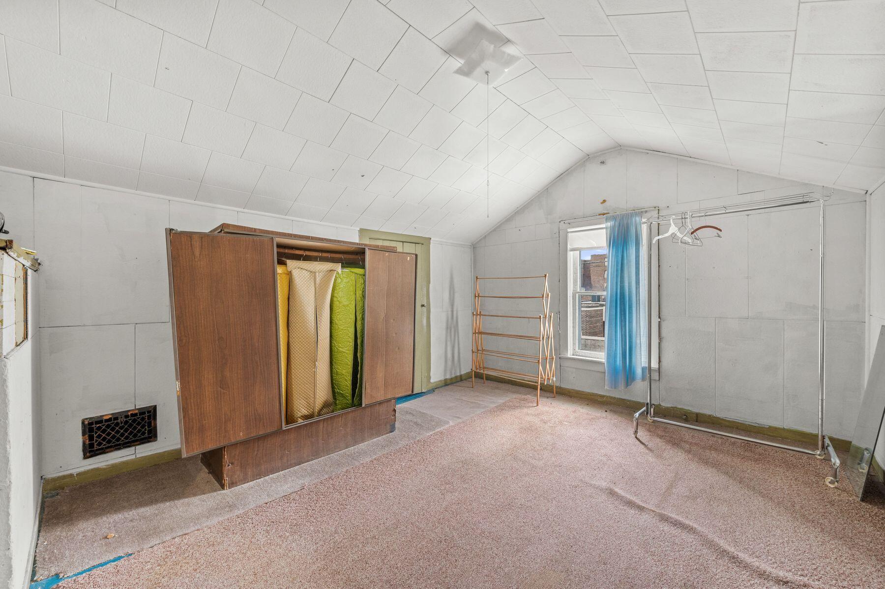 718 Lake Avenue Racine, WI 53403 - Photo 19 of 31 Bedroom