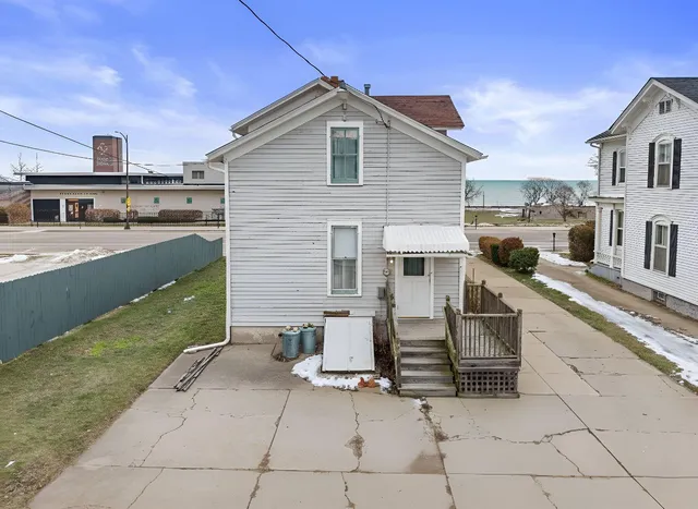 $199,900 | 718 Lake Avenue, Racine, WI 53403