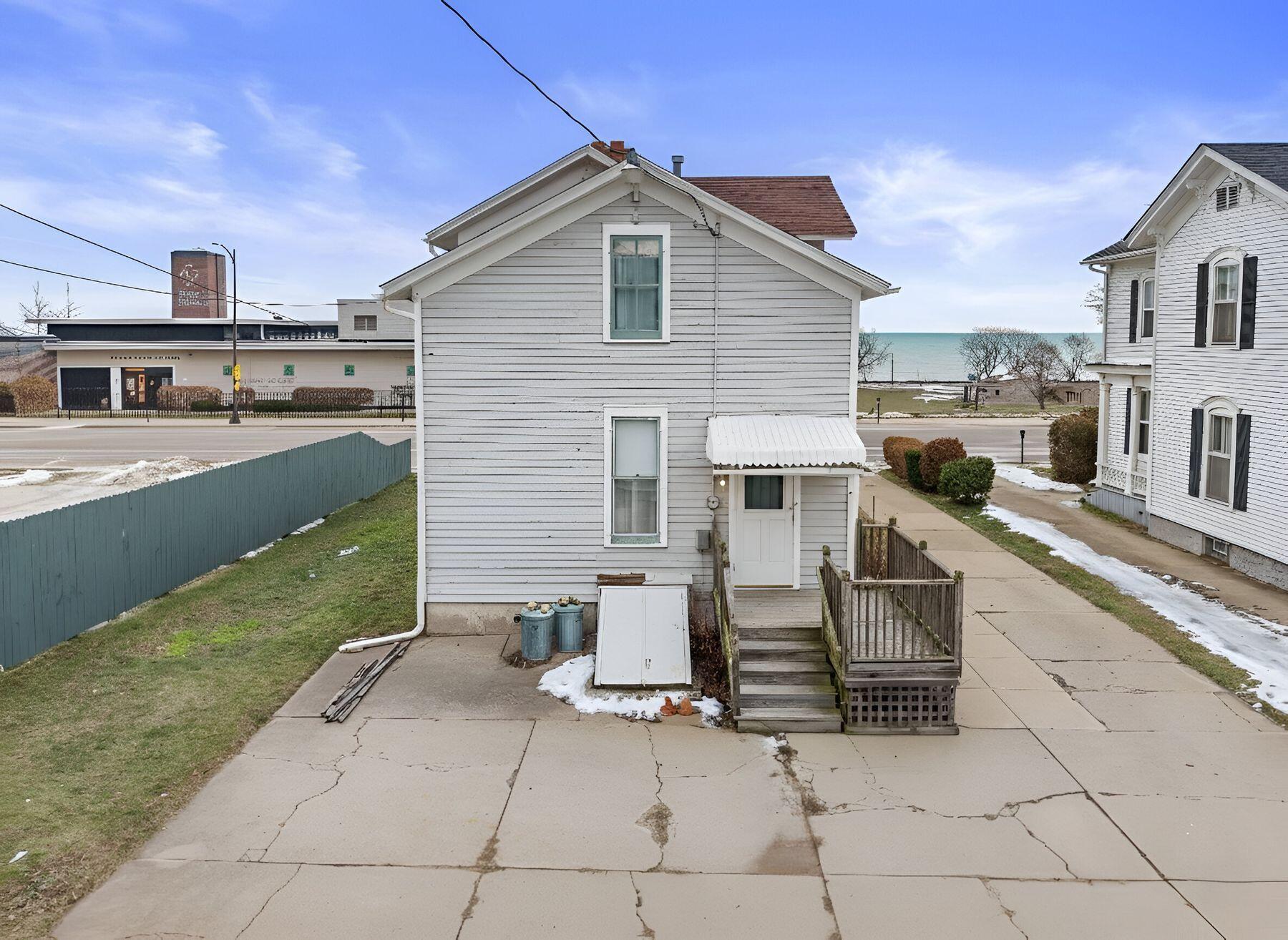 718 Lake Avenue Racine, WI 53403 - Photo 25 of 31 Back View of Property