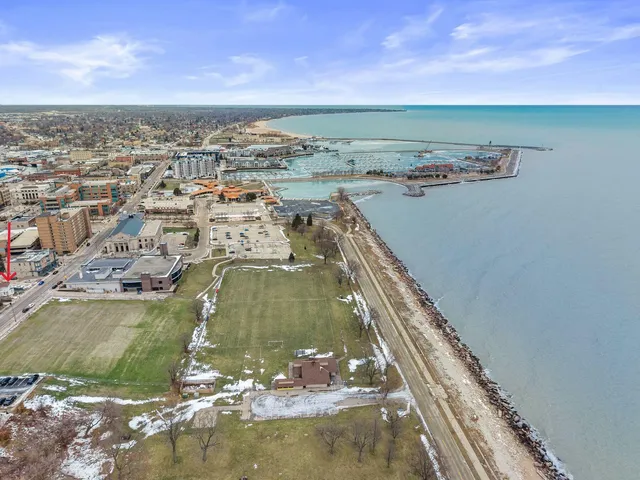 $199,900 | 718 Lake Avenue, Racine, WI 53403