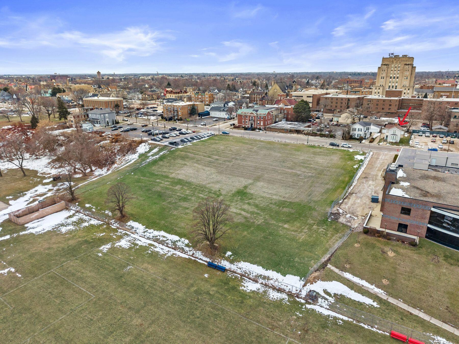 718 Lake Avenue Racine, WI 53403 - Photo 27 of 31 Across from Park