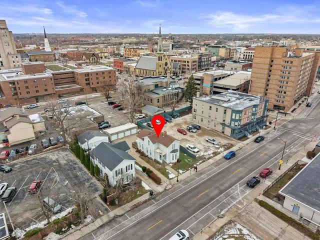 $199,900 | 718 Lake Avenue, Racine, WI 53403