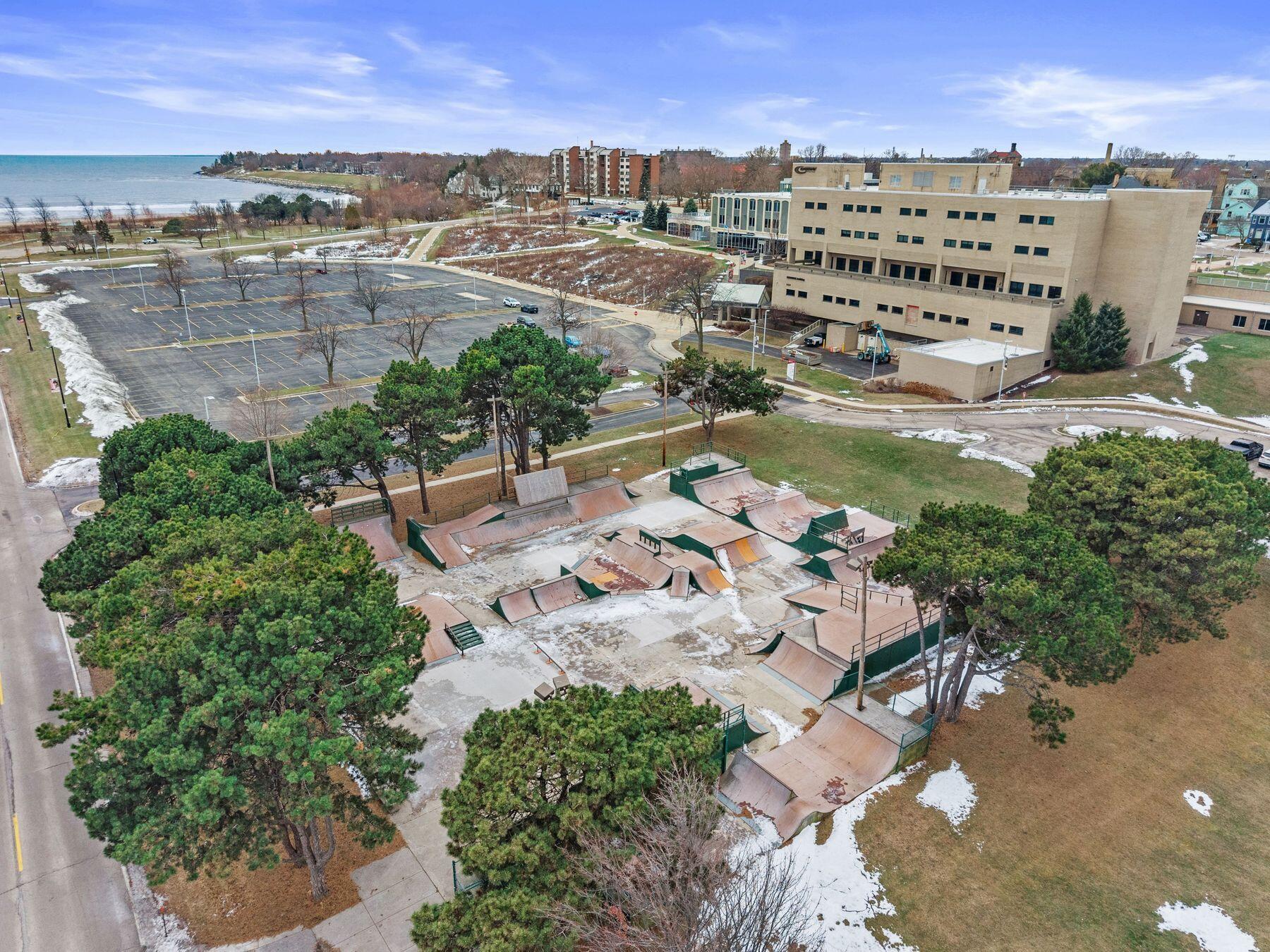 718 Lake Avenue Racine, WI 53403 - Photo 30 of 31 Across from Skate Park