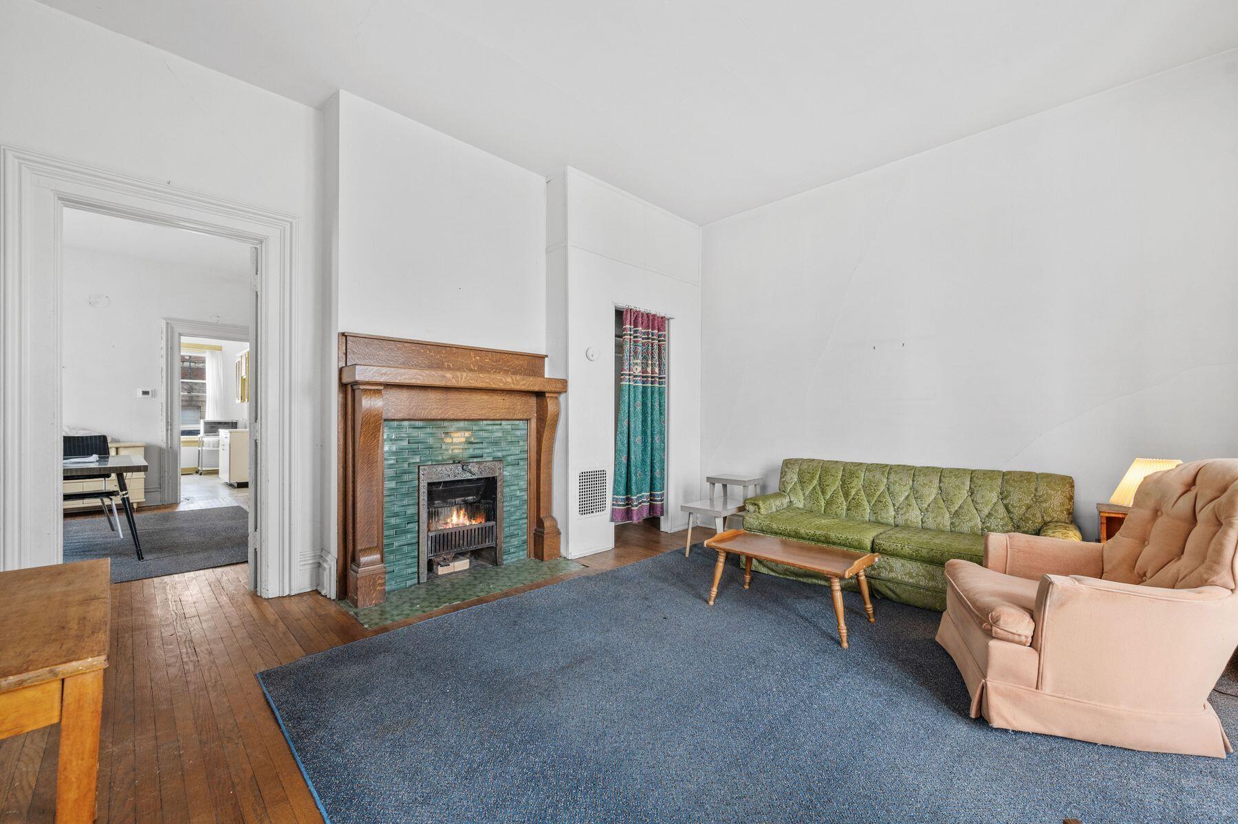 718 Lake Avenue Racine, WI 53403 - Photo 9 of 31 Decorative Fireplace