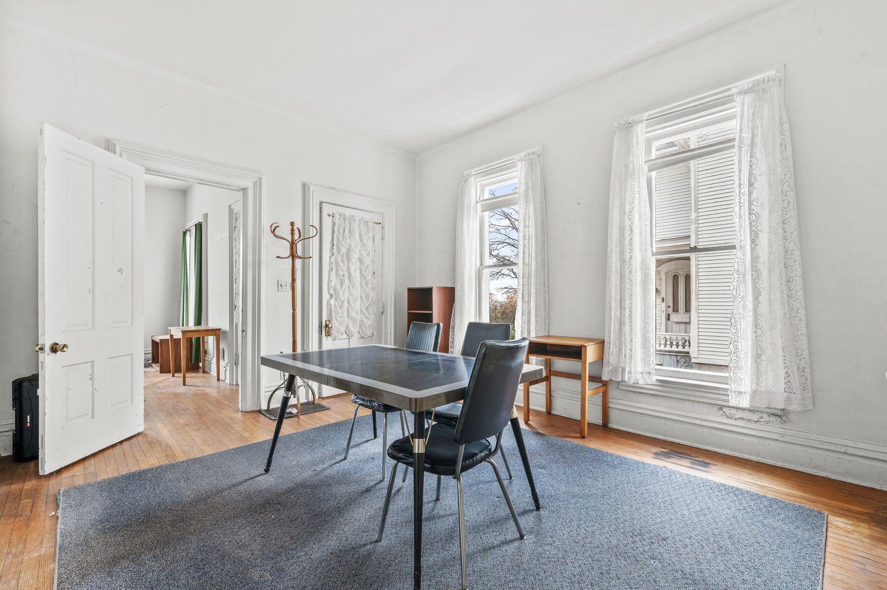 718 Lake Avenue Racine, WI 53403 - Photo 10 of 31 Tall Ceilings