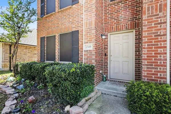 $2,600 | 1349 Southwest Hillside Drive, Burleson, TX 76028