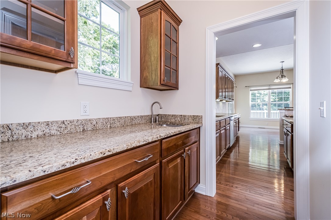 1298 Killian Road Akron, OH 44312 - Photo 19 of 35 Butler's pantry!!