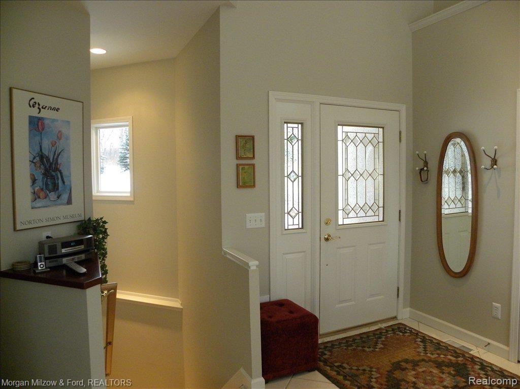 7257 Rabbit Ears Pass, Unit 35 Clarkston, MI 48346 - Photo 16 of 20 Inviting foyer