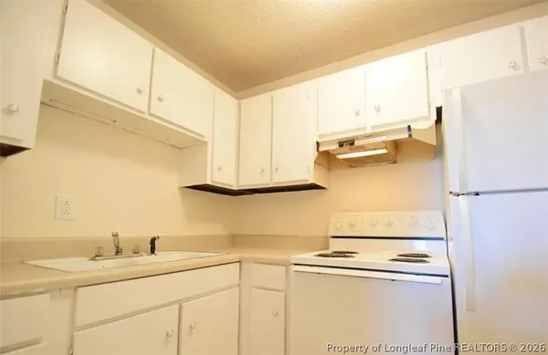 $900 | 629 Gables Drive, Fayetteville, NC 28301