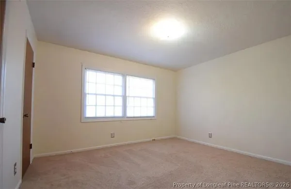 $900 | 629 Gables Drive, Fayetteville, NC 28301